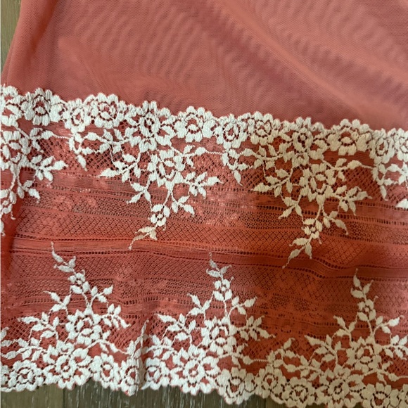 Wacoal Coral and White Lace Chemise - Picture 5 of 8